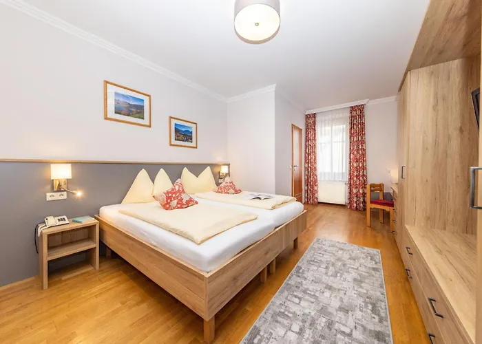 Hotel Lebzelter